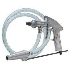 Пескоструйный пистолет Air Gunsa ST с намотанным прозрачным шлангом подачи песка и прямой металлической трубкой для забора песка на конце шланга; на корпусе видно клеймо &laquo;ST&raquo; (без цифры) и &laquo;AIR&middot;GUNSA&raquo;.