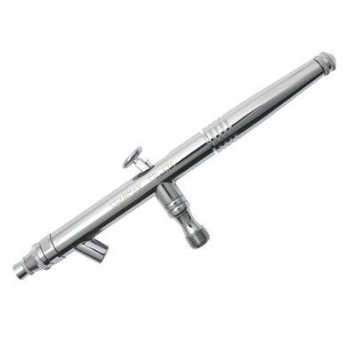 Аэрограф Sparmax SP-575 &mdash; крупный план корпуса с гравировкой SPARMAX SP-575