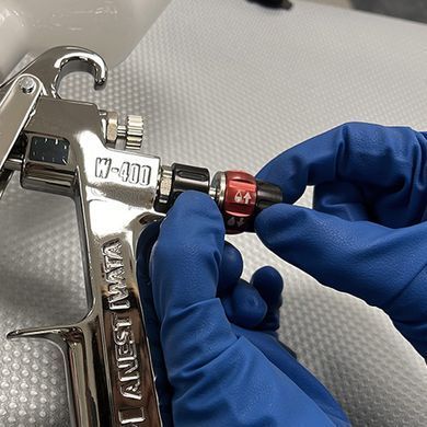 Установка Anest Iwata QFA 930721A0 на краскопульт W-400 вместо штатной ручки регулировки подачи